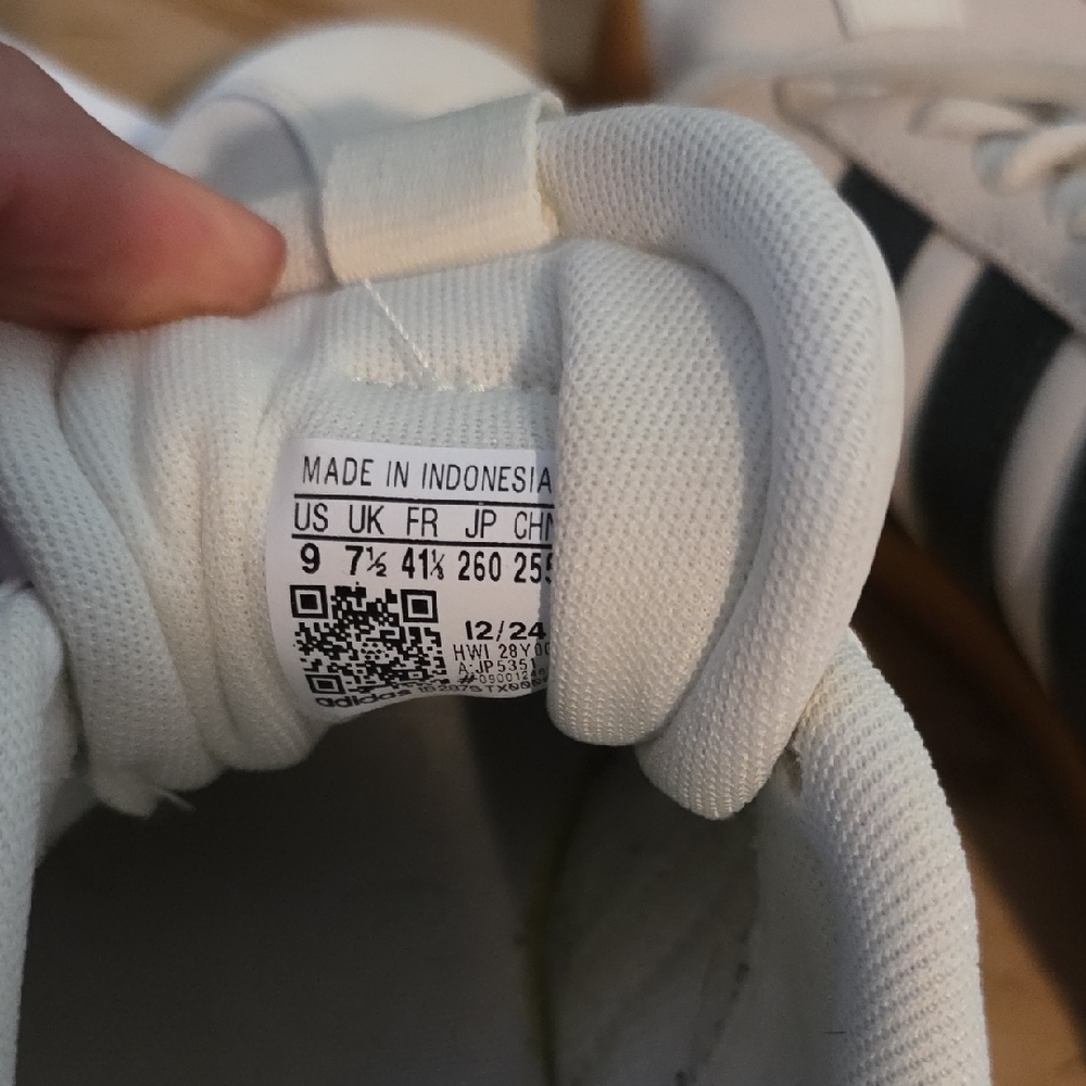 Adidas White and Black Sneakers - Picture 2 of 6